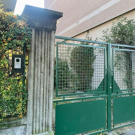 Appartamento Indipendente A Mirafiori Sud Turin Bagian luar foto