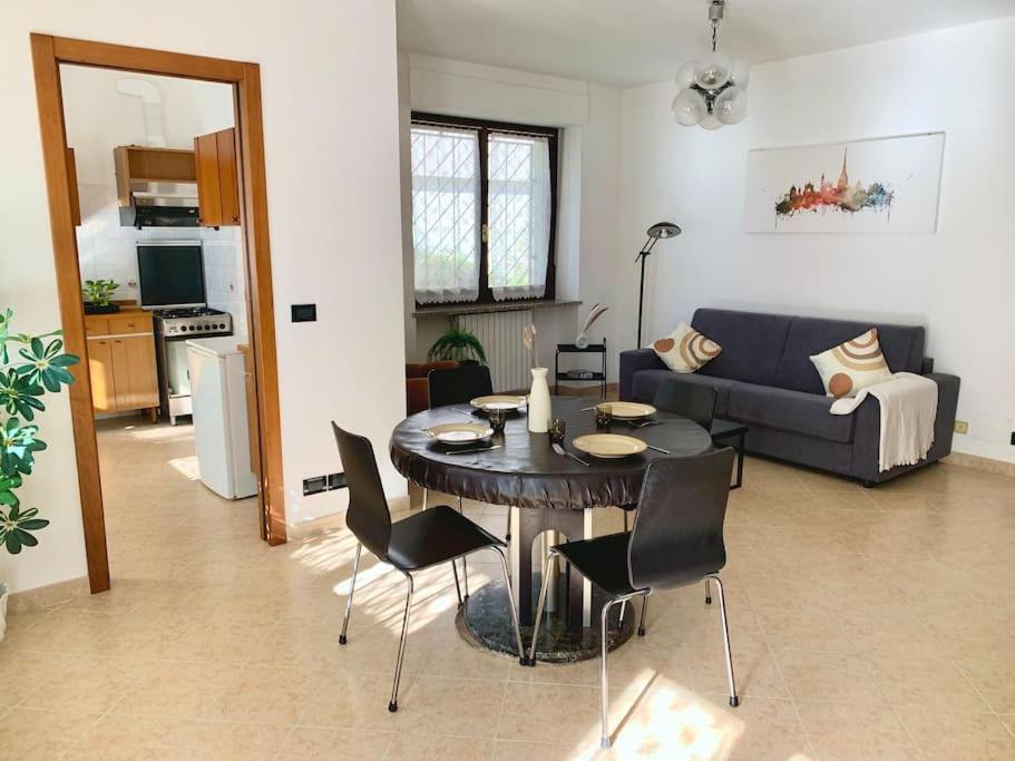 Appartamento Indipendente A Mirafiori Sud Turin Bagian luar foto